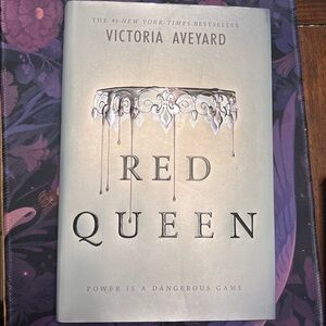 Red Queen by Victoria Aveyard Hardcover
*First Edition*